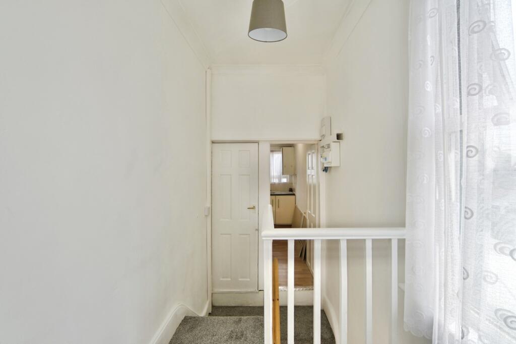 Montagu Road, London, N18 photo 3