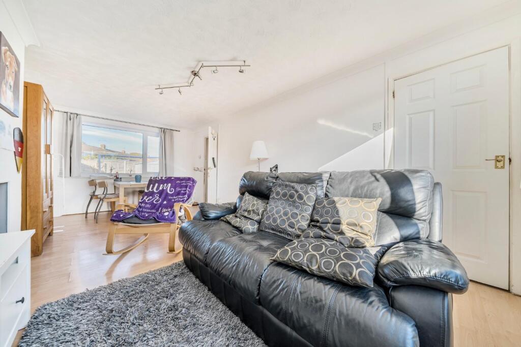 House in Havant, Leigh Park - View 2