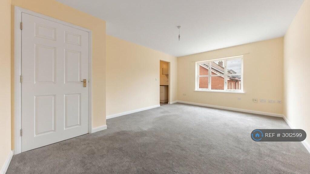 Apartment in Norwich - View 3