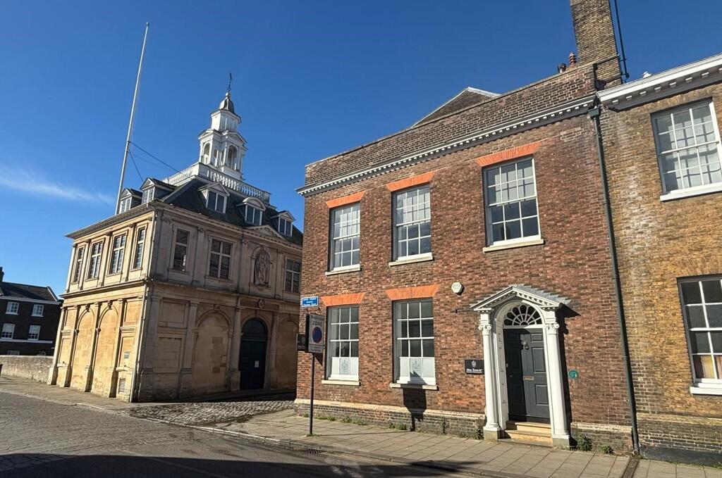 Main image of property: 1 King Street, King's Lynn, Norfolk, PE30 1ET
