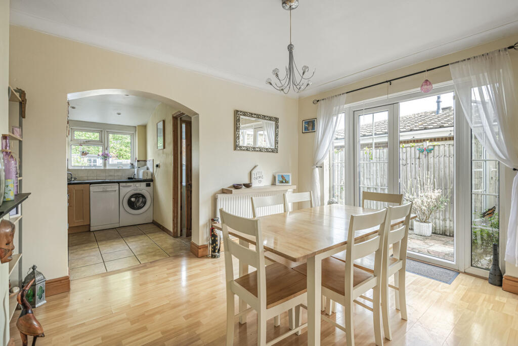 Hillside Road, Earley, RG6 photo 2
