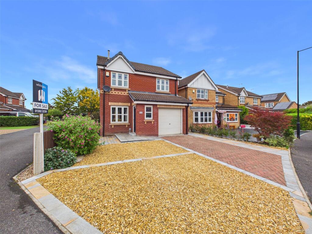 3-bed detached on Coniston Drive, Doncaster, South Yorkshire, DN4, £245,000