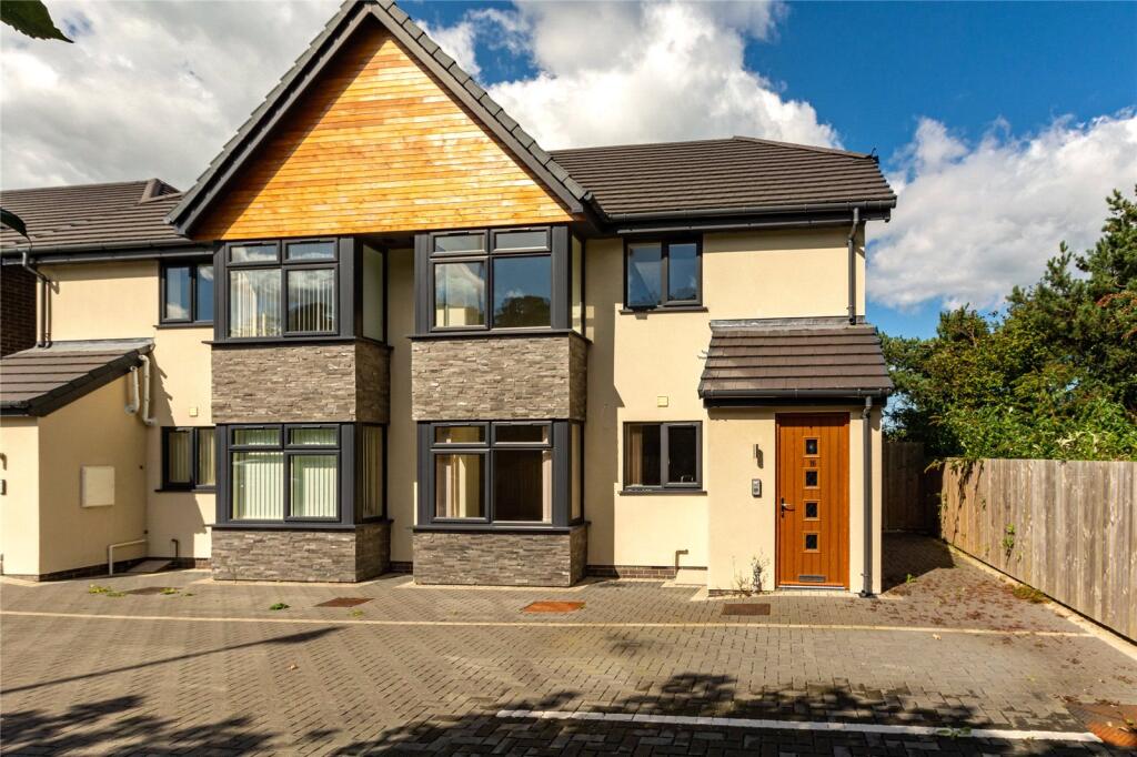 Main image of property: Glan View, Penmaenmawr Road, Llanfairfechan, LL33