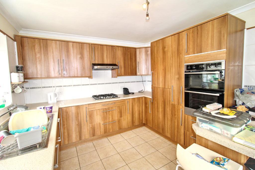Haydon View Road, Swindon, SN25 3AT photo 4