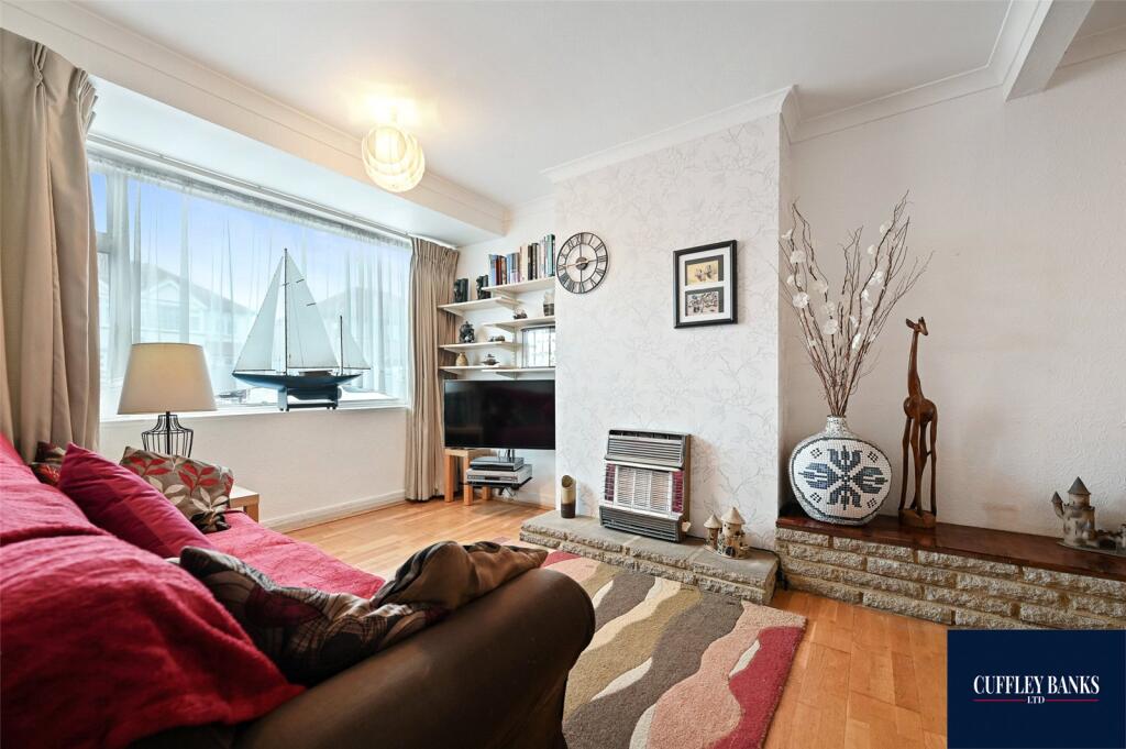 George V Way, Perivale, Middlesex, UB6 photo 3