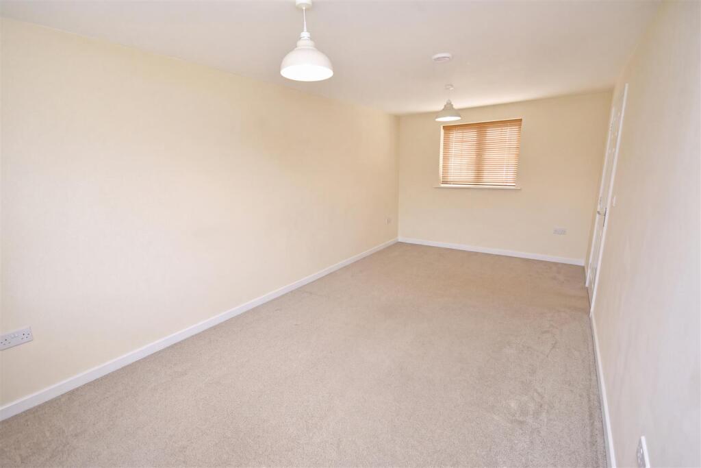 House in Northampton - View 5