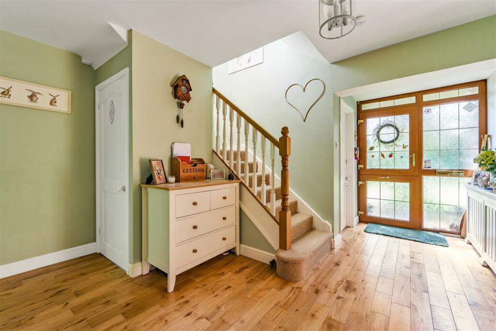 4-bed detached on Marriotts Close, Felmersham, Bedford, £525,000