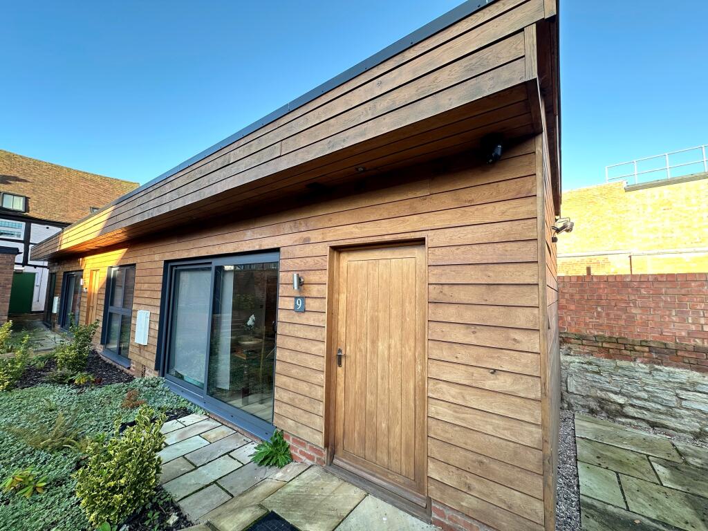 Main image of property: High Street, Stratford-Upon-Avon, CV37 6AU