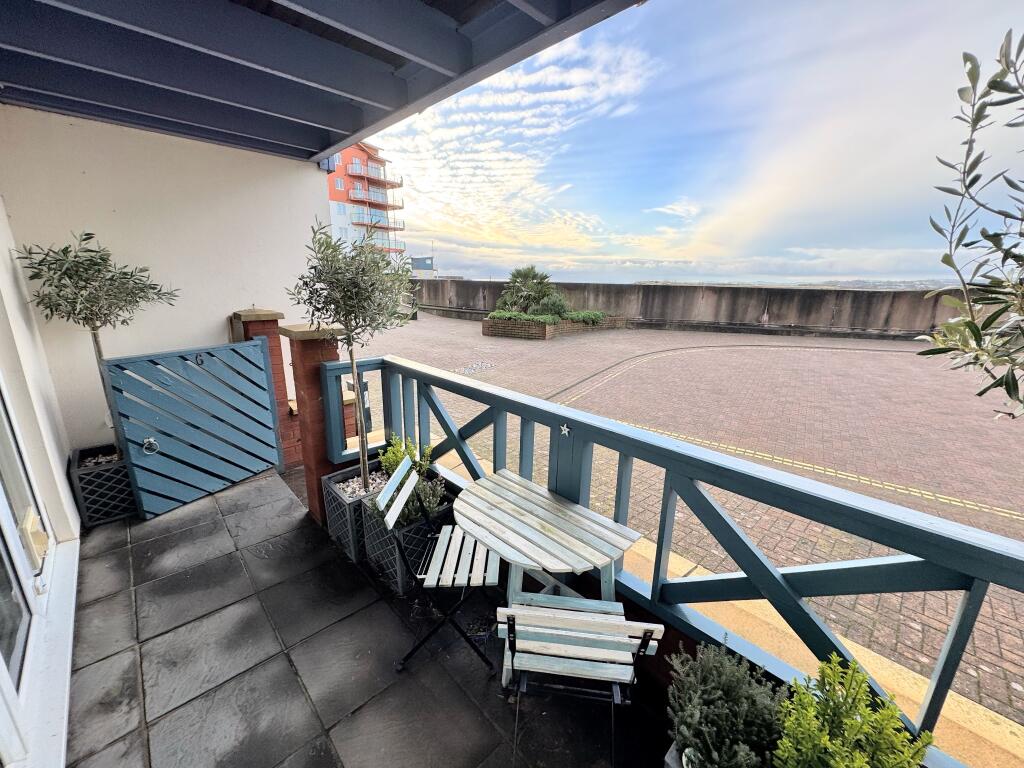 Exmouth Marina photo 2