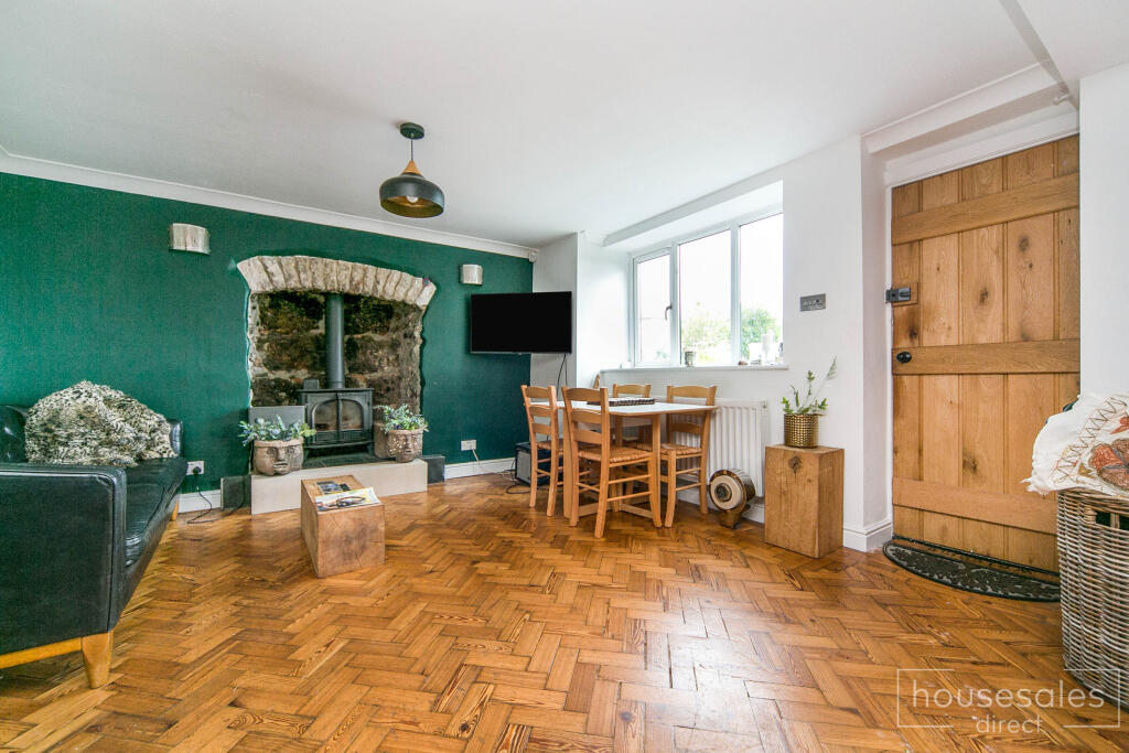 Glanwydden Road, Llandudno Junction, LL31 photo 2