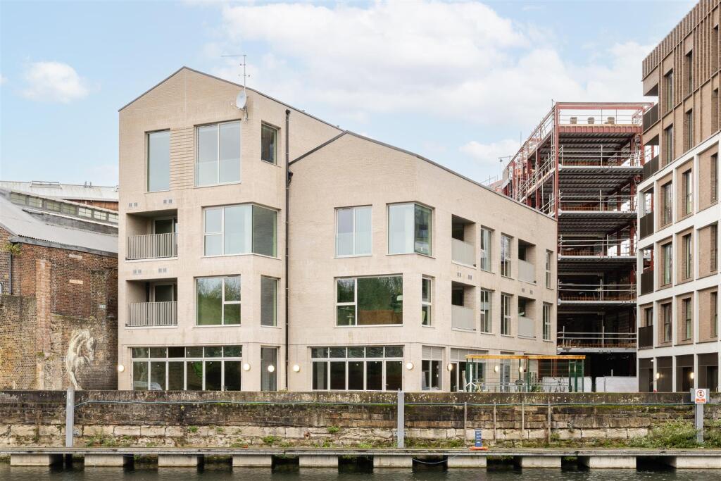 2 bedroom penthouse for rent