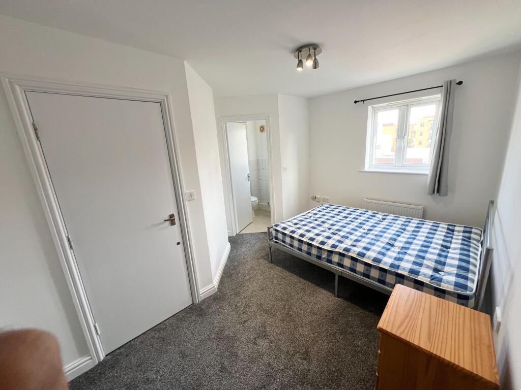 4 bedroom terraced house for rent