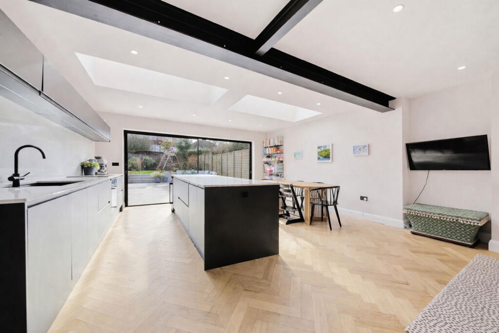 Main image of property: Fairfield Avenue, Tunbridge Wells, TN2 3SD