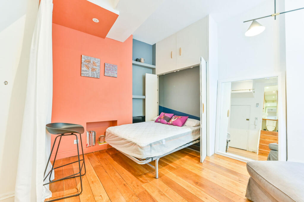 Apartment in London - View 5