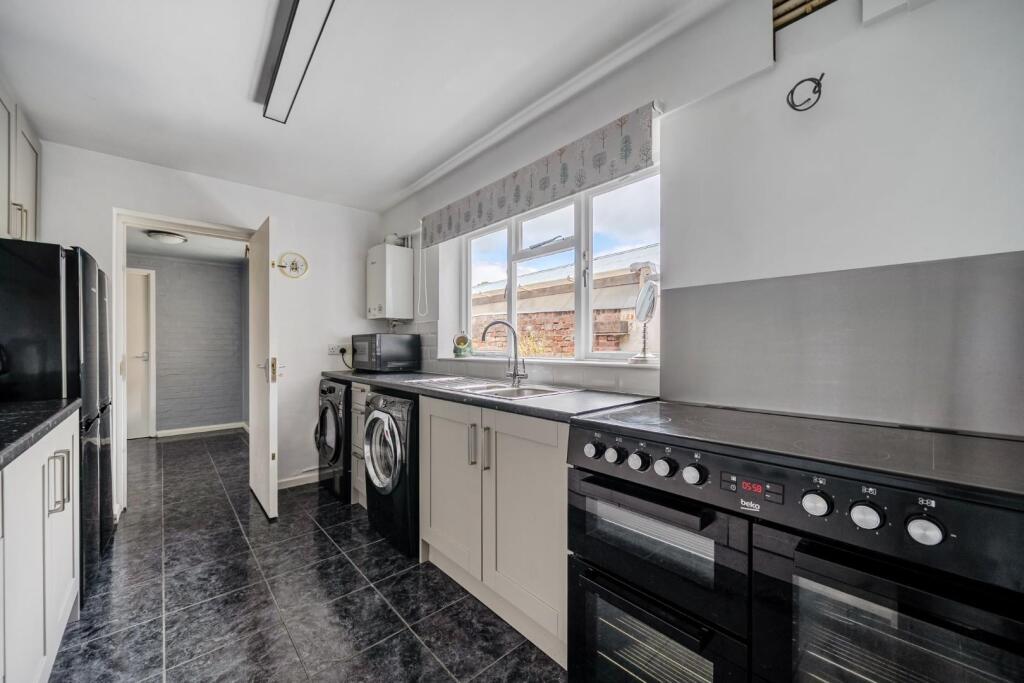 House in Welshpool, Bronybuckley - View 3