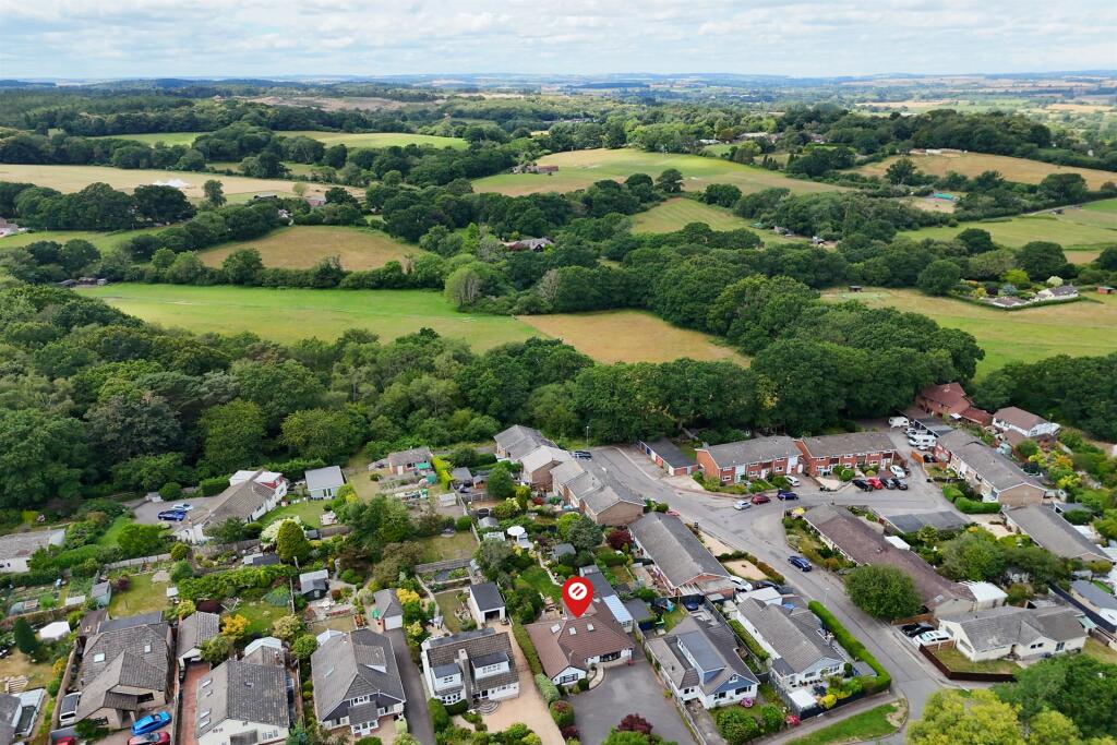 House in Corfe Mullen - View 2