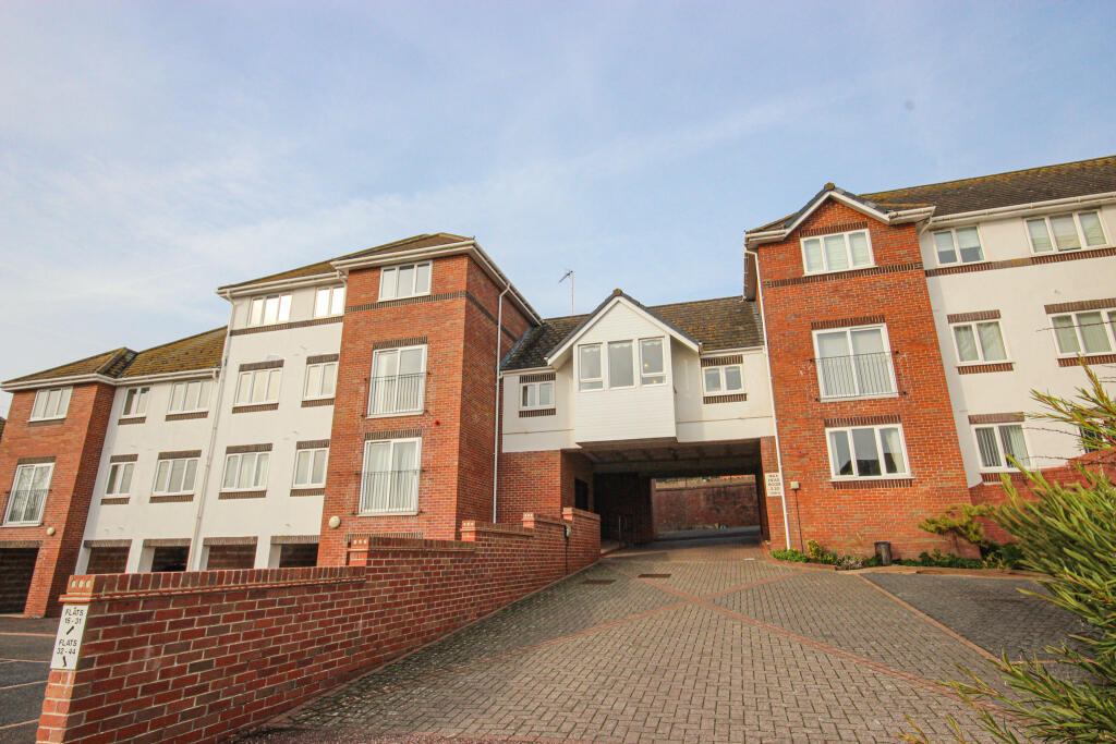 1-bed flat on Cloverdale Court, Anning Road, Lyme Regis, Dorset, DT7, £125,000