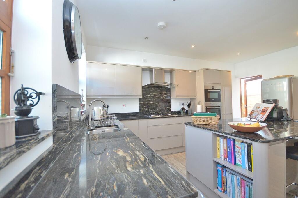 House in Northampton, West Northamptonshire - View 5