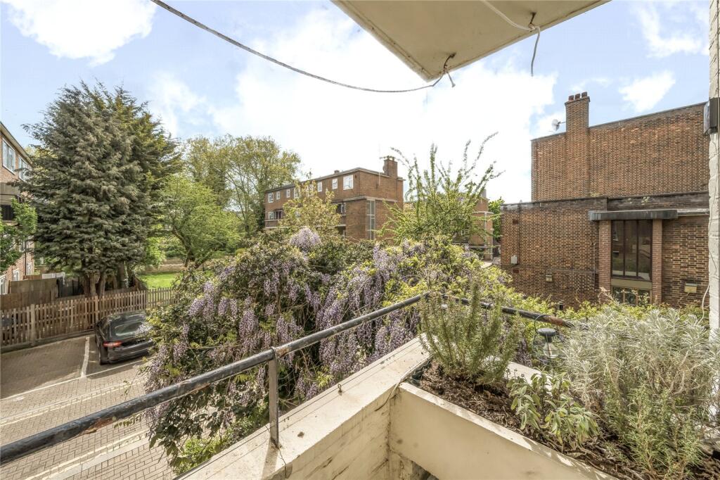Apartment in London - More