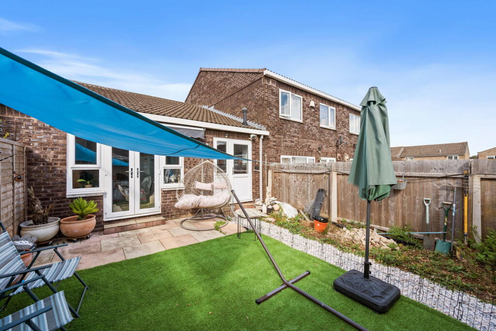 House in Kettering, North Northamptonshire - View 2