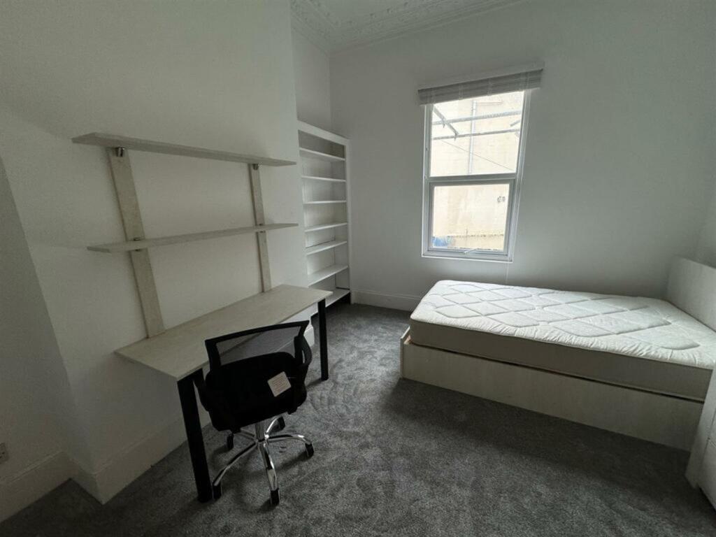 1 bedroom semi-detached house for rent