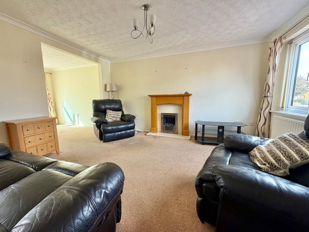 Jasmine Walk, Evesham, Worcestershire, WR11 photo 4