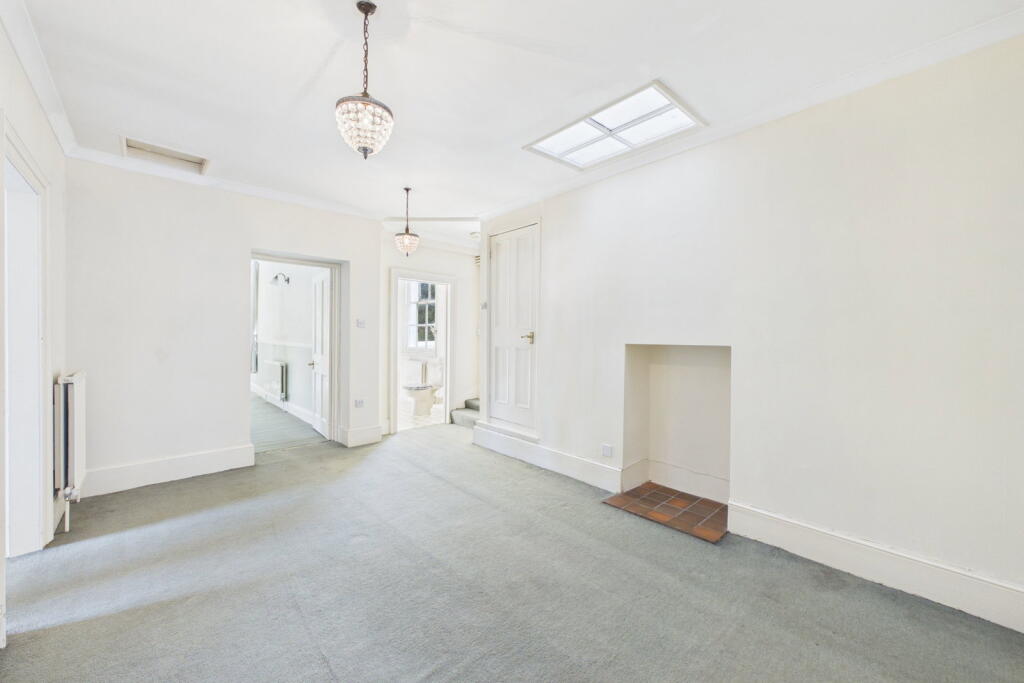 Apartment in Norwich - View 4