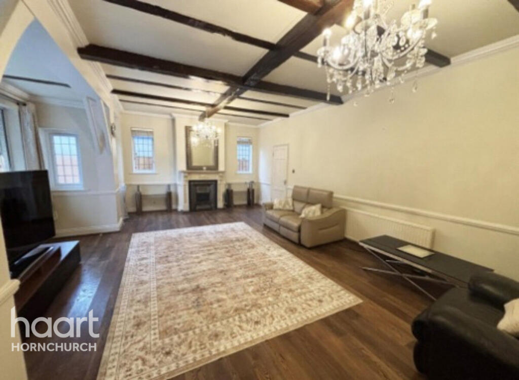 House in Romford - View 4
