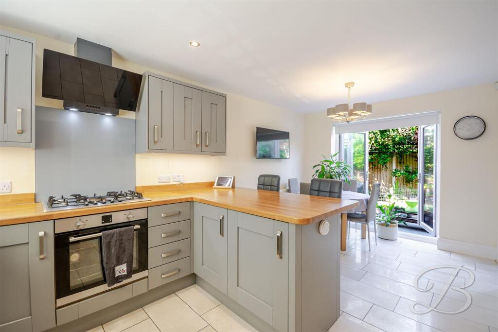 House in Mansfield, Ladybrook - More