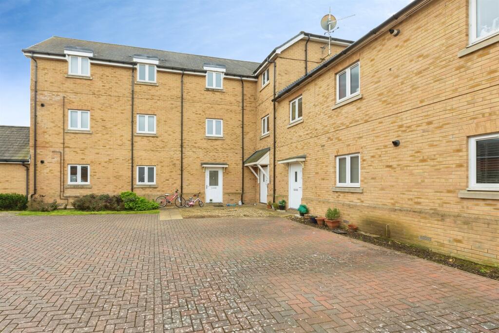 Main image of property: Barland Way, Aylesbury