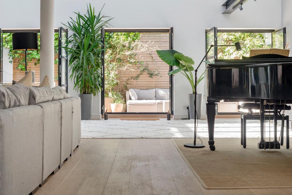 House in London - View 5