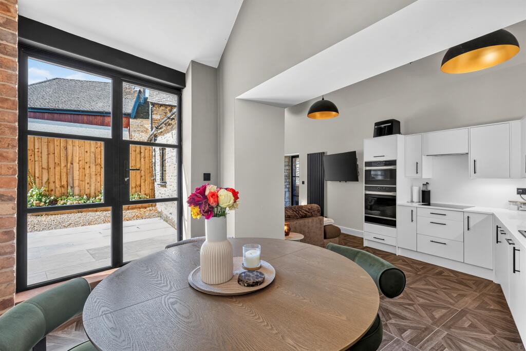 House in Leicester - View 5