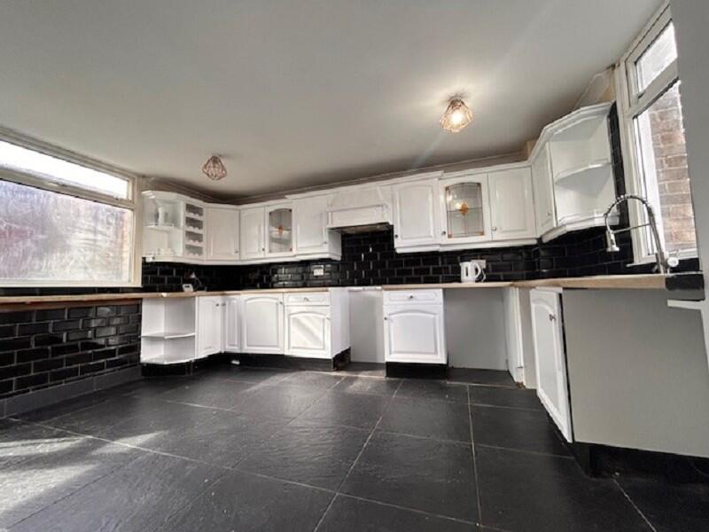 Sandford Close, Bransholme, Hull, East Riding of Yorkshire. HU7 4HL photo 3