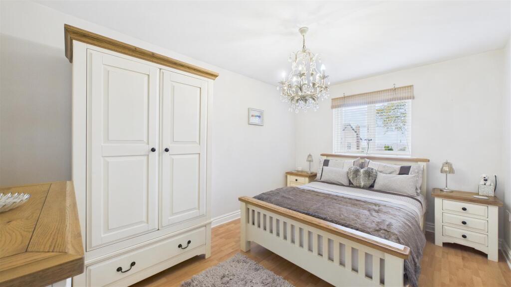 Additional image 9 of Ross, Rowley Regis