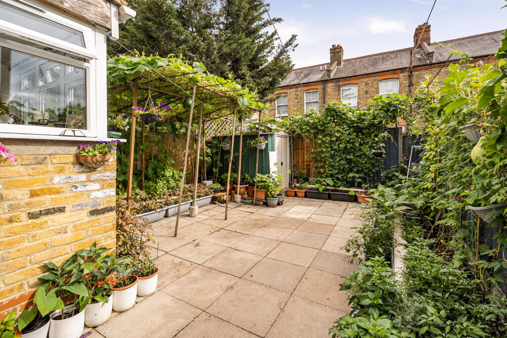 House in London - View 4