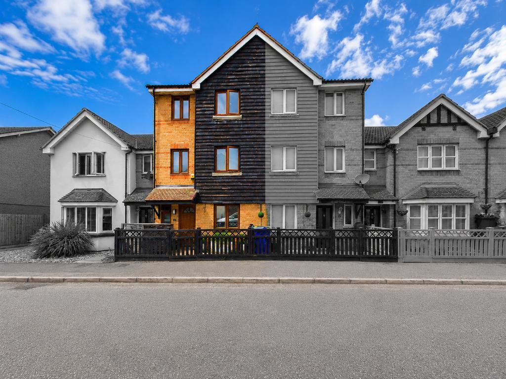 Main image of property: Victoria Road, Stanford Le Hope, Essex, SS17 0JA