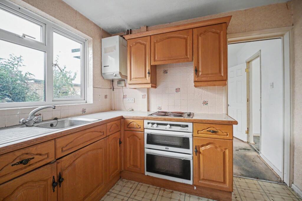 House in Burgess Hill, World's End - More