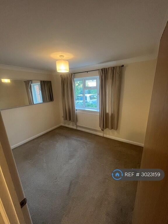 Apartment in Reading - View 5