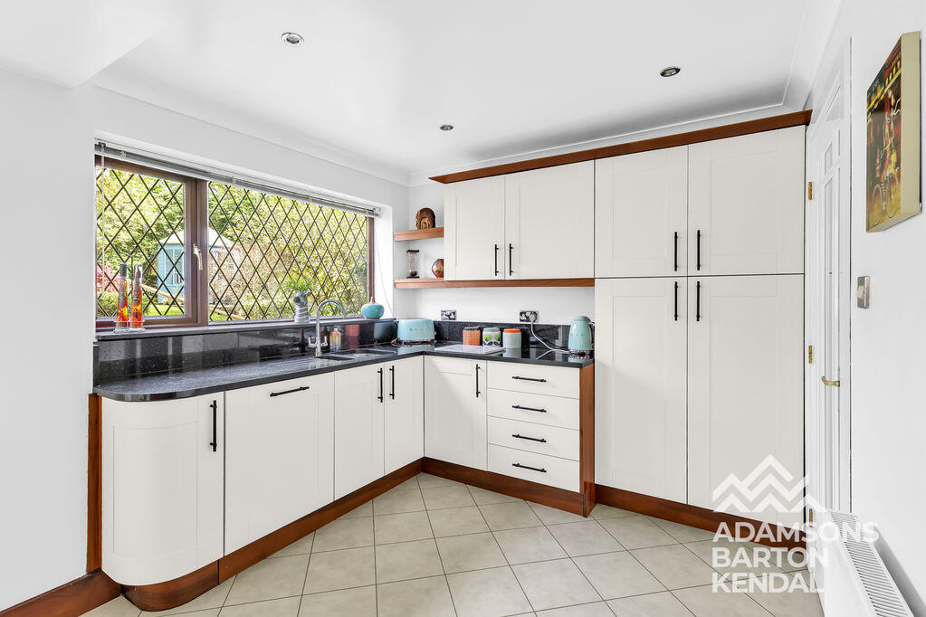 Cranbourne Road, Bamford, OL11 photo 4