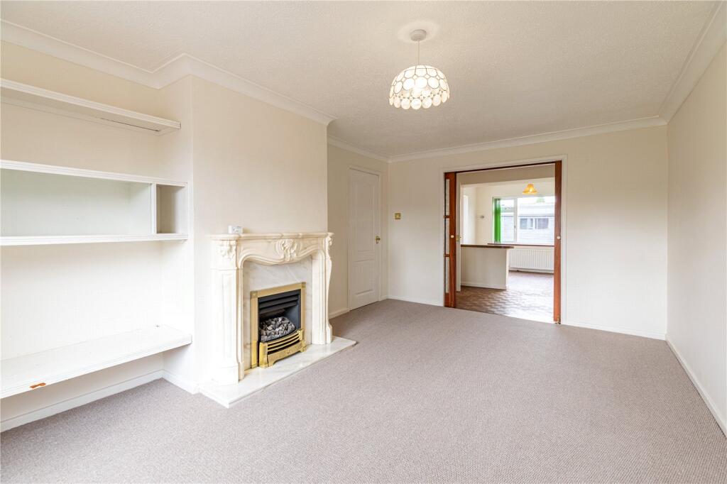 Caird Lawns, Devizes, Wiltshire, SN10 photo 3
