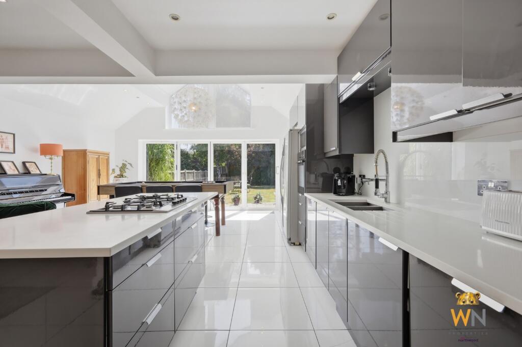 House in Brentwood, Essex - View 5