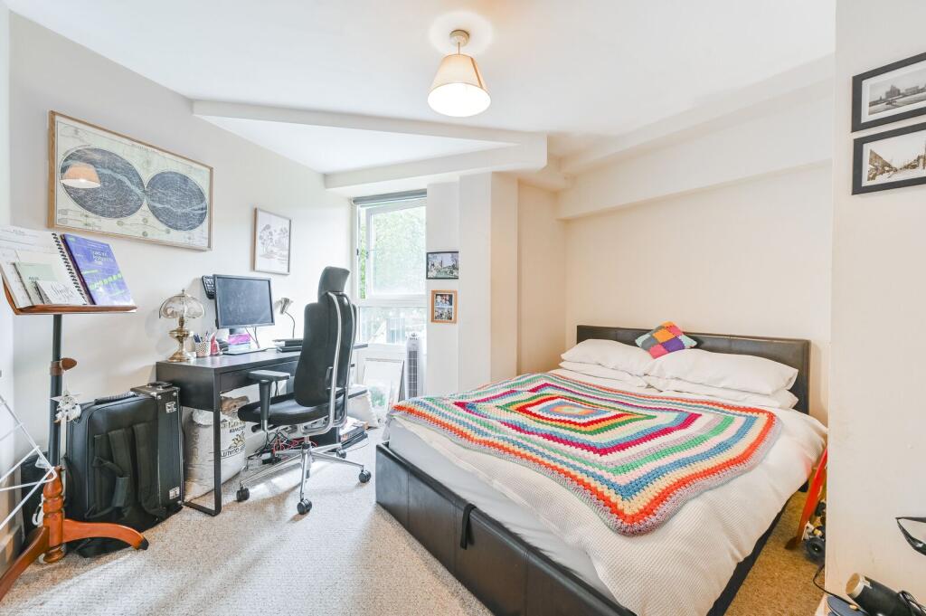 Apartment in London - View 4