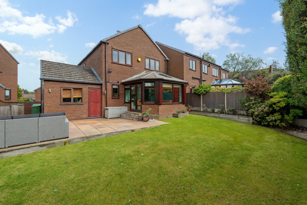 3-bed detached on Riding Gate Mews, Harwood, Bolton, BL2, £350,000