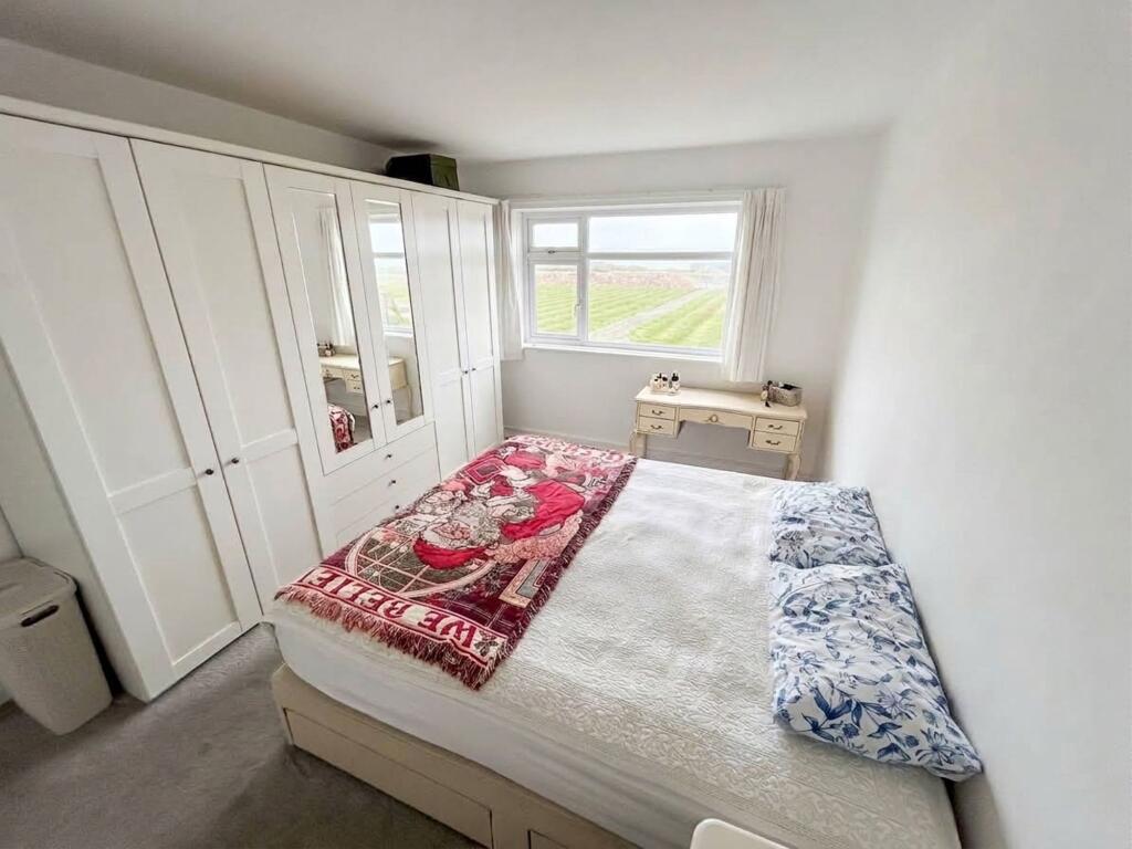 Apartment in Milford on Sea, Milford-on-Sea - View 4