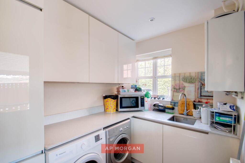 Plumstead Close, Brockhill, Redditch, Worcestershire, B97 photo 5
