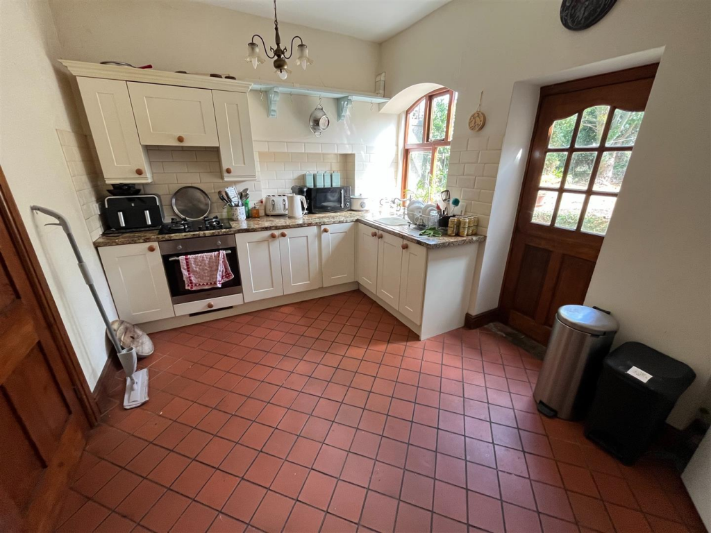 House in Old Colwyn, Conwy - View 2