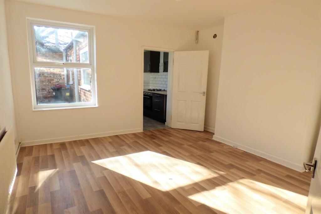 15 Cawdor Street, Runcorn, Cheshire, WA7 1EN photo 2