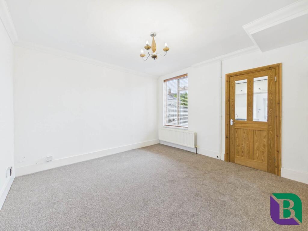 House in Aspley Guise, Central Bedfordshire - View 4