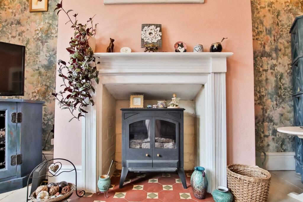 House in Worcester, Worcestershire - View 5