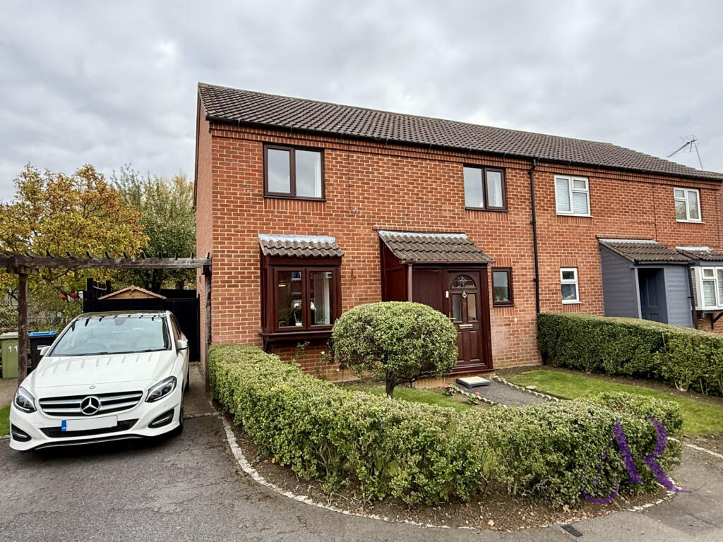 3-bed semi-detached on Quinton Drive, Bradwell, Milton Keynes,, £350,000
